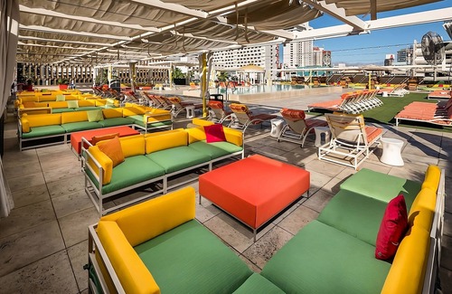 Downtown Las Vegas Hotel | Look No Further! Four Units with City View, Free Parking, Dogs Allowed, Pool!