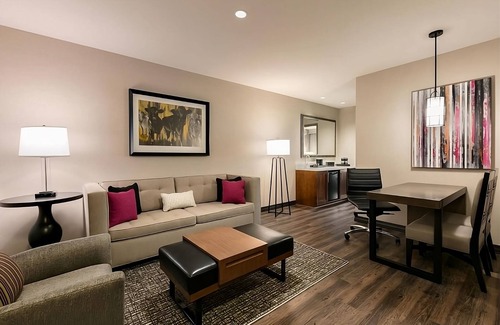 Berkeley Heights Hotel | Look No More! Further! 3 Relaxing Units, Indoor Pool, Free Breakfast, Parking!