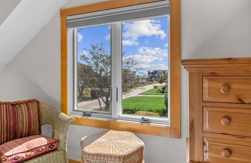 Falmouth Heights House | Lookout Point | Gorgeous 3 BDR Cape Cod Home Steps from Beach!