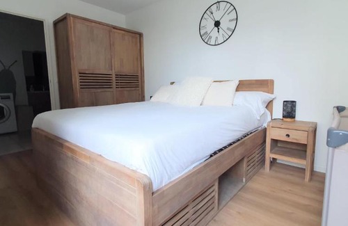 Chessy Apartment | LOTUS- 4 min de Walt Disney-Arrivée autonome-Parking et Wifi gratuit-Proche de toutes commodités 5Min de la vallée village