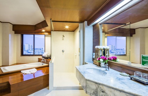 Huay Kaew Hotel | Lotus Hotel Pang Suan Kaew