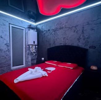 Militari Apartment | Love & Jacuzzi