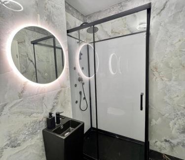 Militari Apartment | Love & Jacuzzi