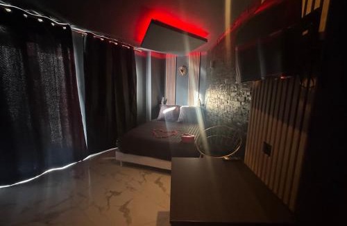 Menton Apartment | Love Room Balneo Menton