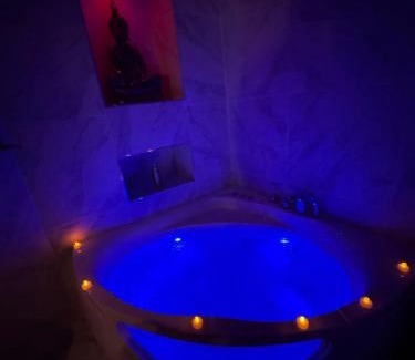 Menton Apartment | Love Room Balneo Menton