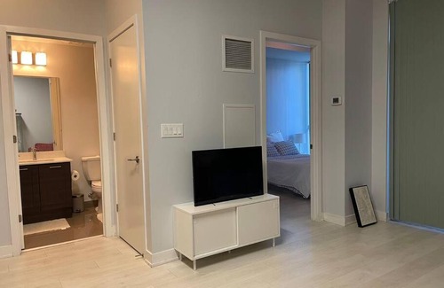 Fort York Apartment | Lovely 1-Bedroom Condo minutes from Harbourfront