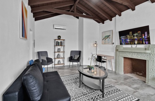 Hollywood Lakes Apartment | Lovely 1 BR Walking Distance To Ocean - Suite 1