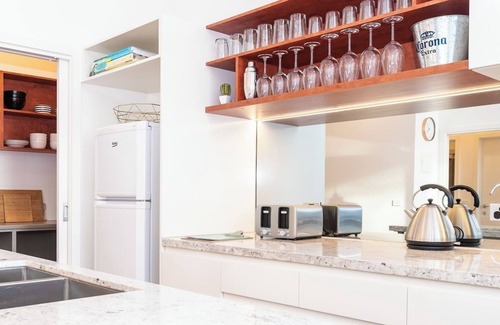 Brunswick House | Lovely 2 Bedroom Rental with Parking