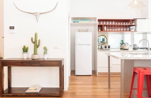 Brunswick House | Lovely 2 Bedroom Rental with Parking