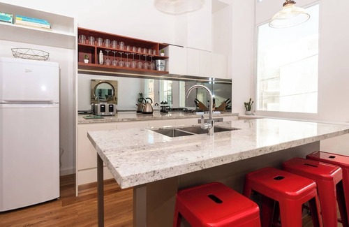 Brunswick House | Lovely 2 Bedroom Rental with Parking