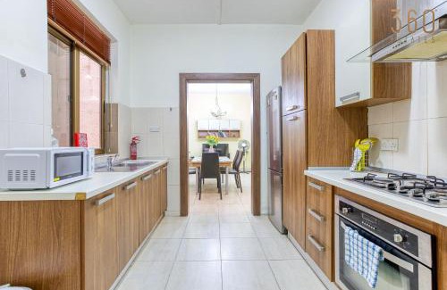 Cospicua Apartment | Lovely 2BR Apt in the Historical town of Bormla by 360 Estates