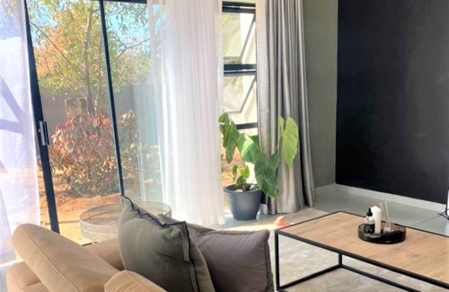 Bulawayo Apartment | Lovely 3 bed all En-suite in Malindela - 2118