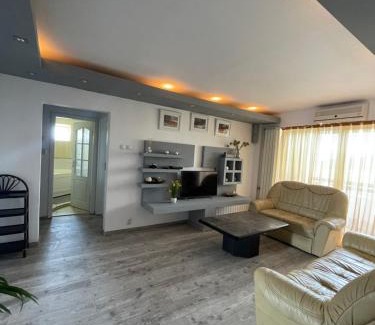 Oradea Apartment | Lovely 3 bedrooms Apartament