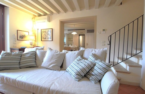 Colognola ai Colli Apartment | Lovely apartment for 5 guests with WIFI, A/C, pool and TV, close to Verona