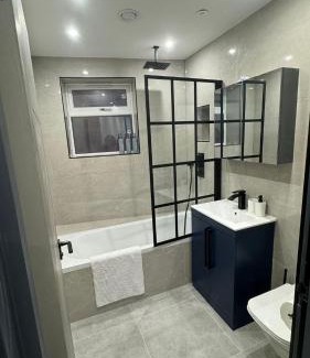 Borehamwood Apartment | Lovely Apartment 3 mins From Station