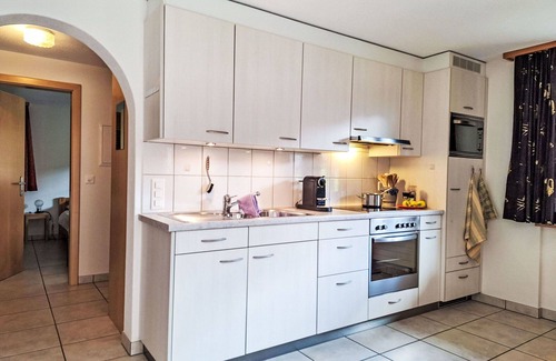 Kandersteg Apartment | Lovely apartment for 4 guests with WIFI, TV, balcony, pets allowed and panoramic view
