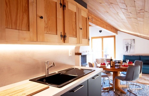 Barboleusaz Apartment | Lovely apartment for 4 people with WIFI, TV, balcony and parking