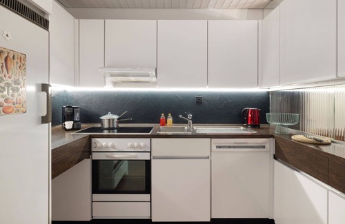 Davos-Dorf Apartment | Lovely apartment for 4 guests with WIFI, TV, balcony and pets allowed