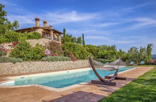 Allerona Apartment | Lovely apartment for 6 guests with pool, WIFI, TV, patio, pets allowed and panoramic view