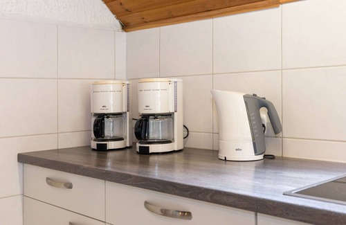 Immerath Apartment | Lovely apartment for 12 people with WIFI, TV, balcony and pets allowed