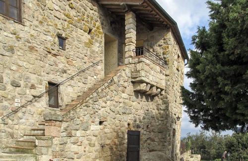 Roccastrada Villa | Lovely apartment in villa for 2 guests with WIFI, TV and patio