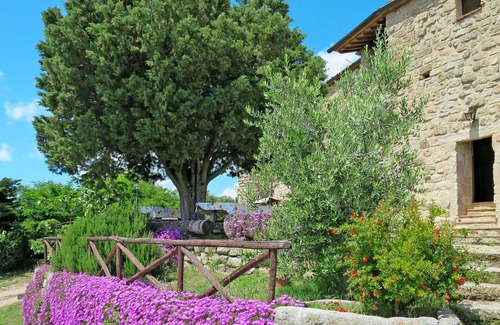 Roccastrada Villa | Lovely apartment in villa for 2 guests with WIFI, TV and patio