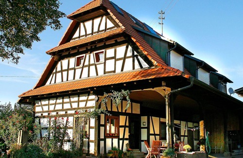 Neuried Villa | Lovely apartment in villa for 4 people with WIFI, TV and patio