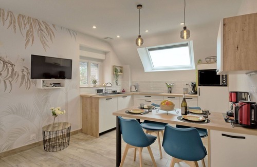 Plouhinec Villa | Lovely apartment in villa for 4 guests with WIFI, TV and terrace