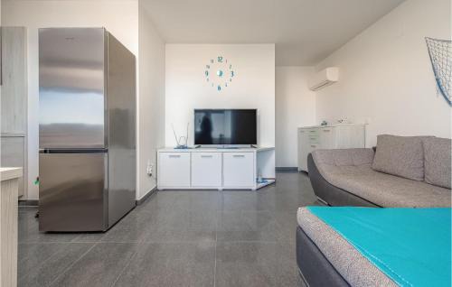 Kustici Apartment | Lovely Apartment In Kustici, Novalja