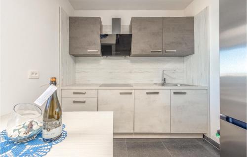 Kustici Apartment | Lovely Apartment In Kustici, Novalja