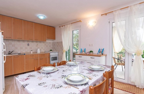 Orebic Apartment | Lovely apartment in Osobljava with WiFi