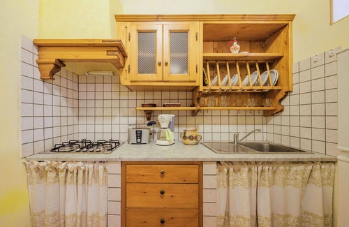 San Michele di Moriano Villa | Lovely apartment in villa for 3 people with pool, WIFI, TV and terrace