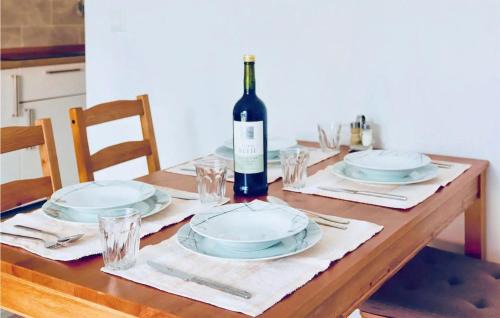 Crno Apartment | Lovely Apartment In Zadar With Wifi