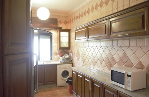 Al Jubeiha House | Lovely & Clean Apt. in a Small Family Building