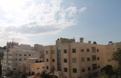 Al Jubeiha House | Lovely & Clean Apt. in a Small Family Building