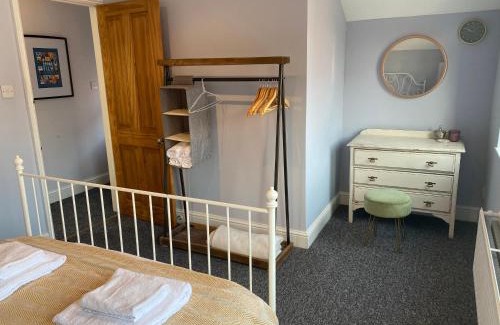 Grangetown House | Lovely Coach House with Free Parking