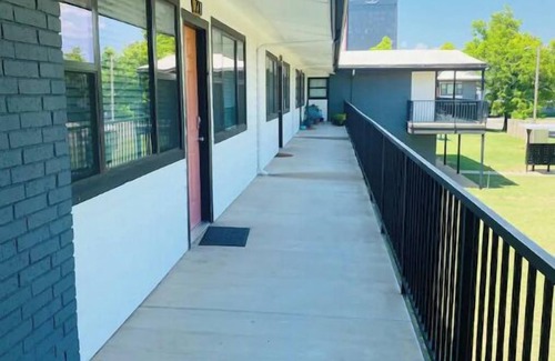 Central Oklahoma City Apartment | Lovely Designer 1 Bedroom with Free Parking