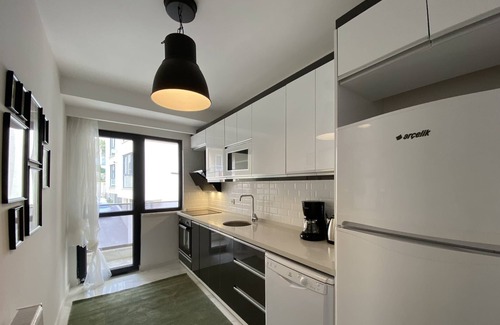Uludag Apartment | Lovely Flat with Balcony near Metro in Eyupsultan