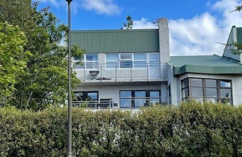 Hafnarfjordur Apartment | Lovely fully equipped apartment with free parking