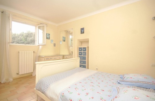 Sillans-la Cascade House | Lovely holiday home with large enclosed garden