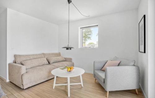 Bogense House | Lovely Home In Bogense With House Sea View