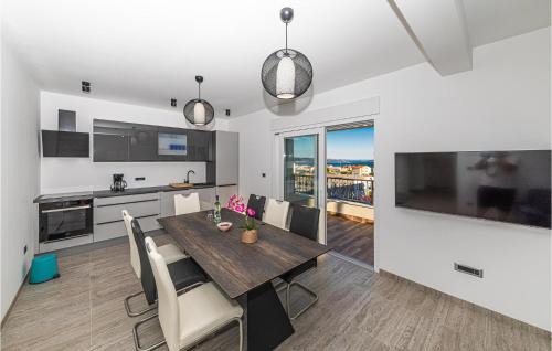 Kastela House | Lovely Home In Kastel Luksic With Sauna