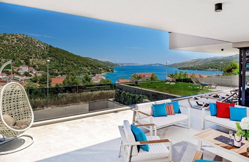 Marina House | Lovely home in Marina with sauna