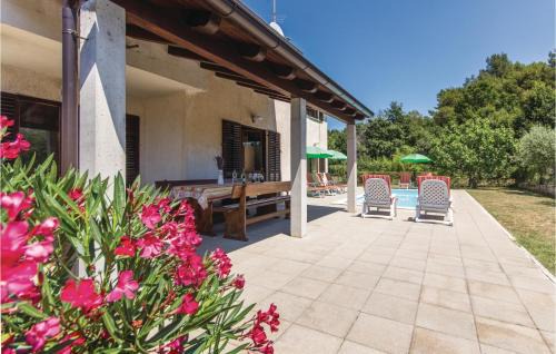 Fuskulin House | Lovely Home In Porec With Wifi