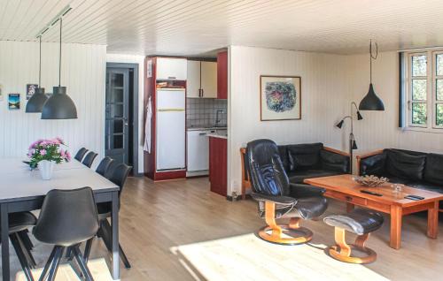 Vestervig House | Lovely Home In Vestervig With Kitchen
