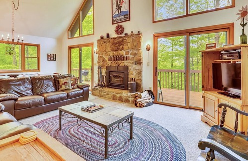 Northface House | Lovely mountain home provides comfort for every creature. Red Fox Run!!