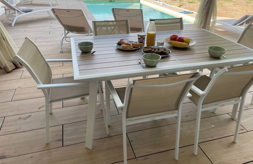 Gujan-Mestras Villa | Lovely new air-conditioned villa with pool 3 bedrooms 3 bathrooms.