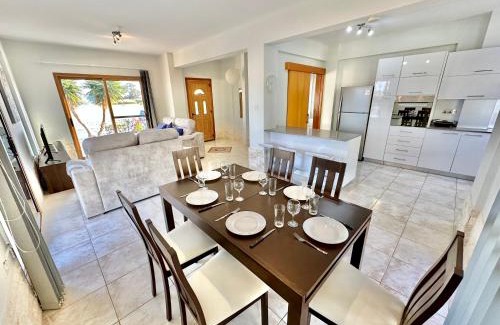Pyla House | Lovely Pool Villa in Pyla