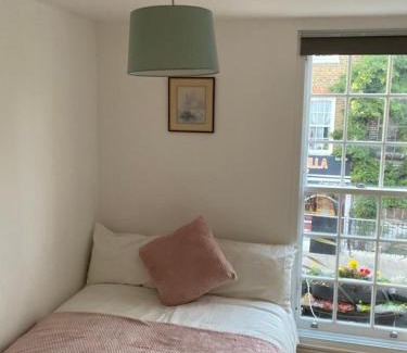 Euston House | Lovely Private Rooms in Euston, Central London