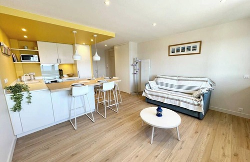 Kerroch Apartment | Lovely ! Superbe T2 rénové – Vue mer 180°